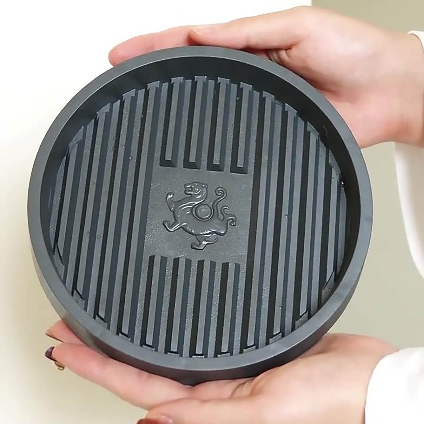 Universal Plunger Tray and Mat,Toilet Plunger Holder with Drip Tray,Quick Air Drying for Bathroom and Kitchen,Thick Plastic Plant Saucer for Indoor Outdoor Potted Plants Black